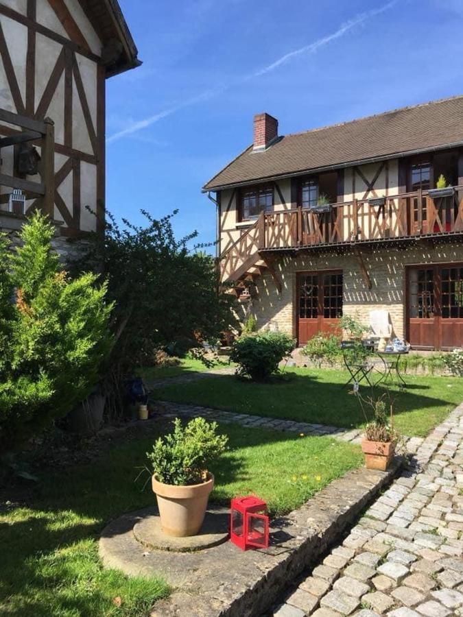 Au Fil De L'Eau & Gite "Le Jardin Du Moulin" Fourges Экстерьер фото